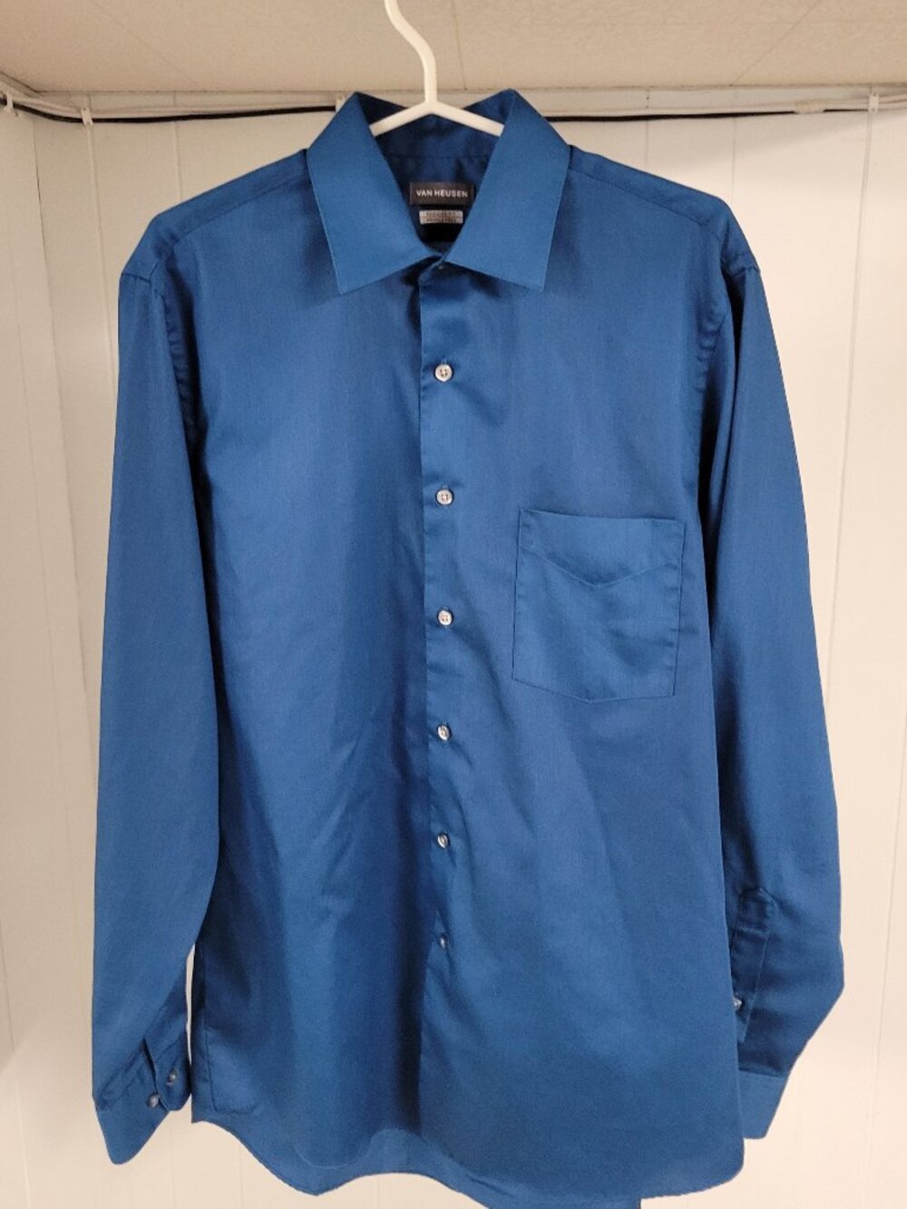 Van Heusen Men's Solid Blue Dress Shirt